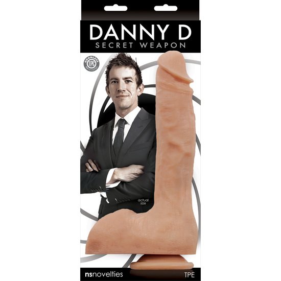 Danny ds secret weapon pene realístico