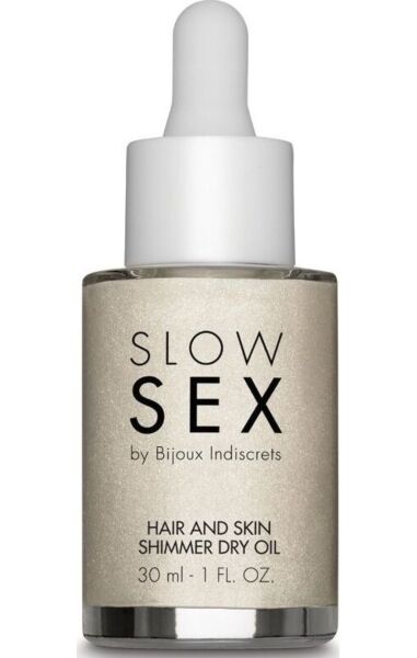 Bottle with dropper of the Dry-touch Shimmer Oil illuminating dry oil by Bijoux Indiscrets
