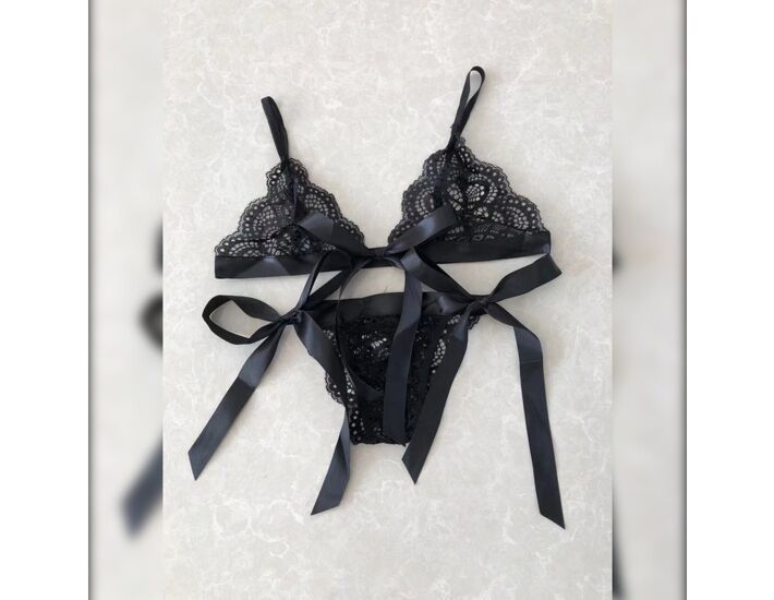 Lace Noir - Bow Lingerie Set