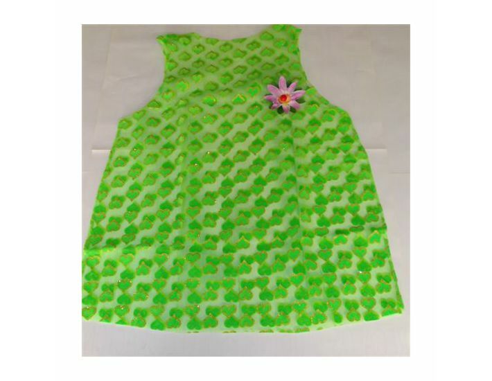 Woman costume green hearts