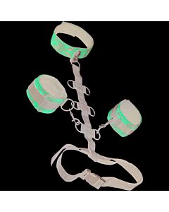 Necklace with restrictions body