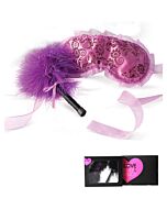 Kit duster and purple mascara