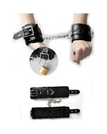 Esposas cuero con peluche